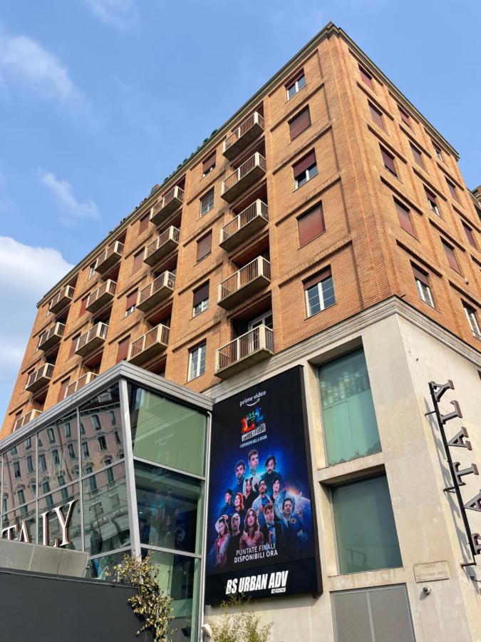 New Wonderful Bilo With Walk-in Closet From Moscova * Mailand