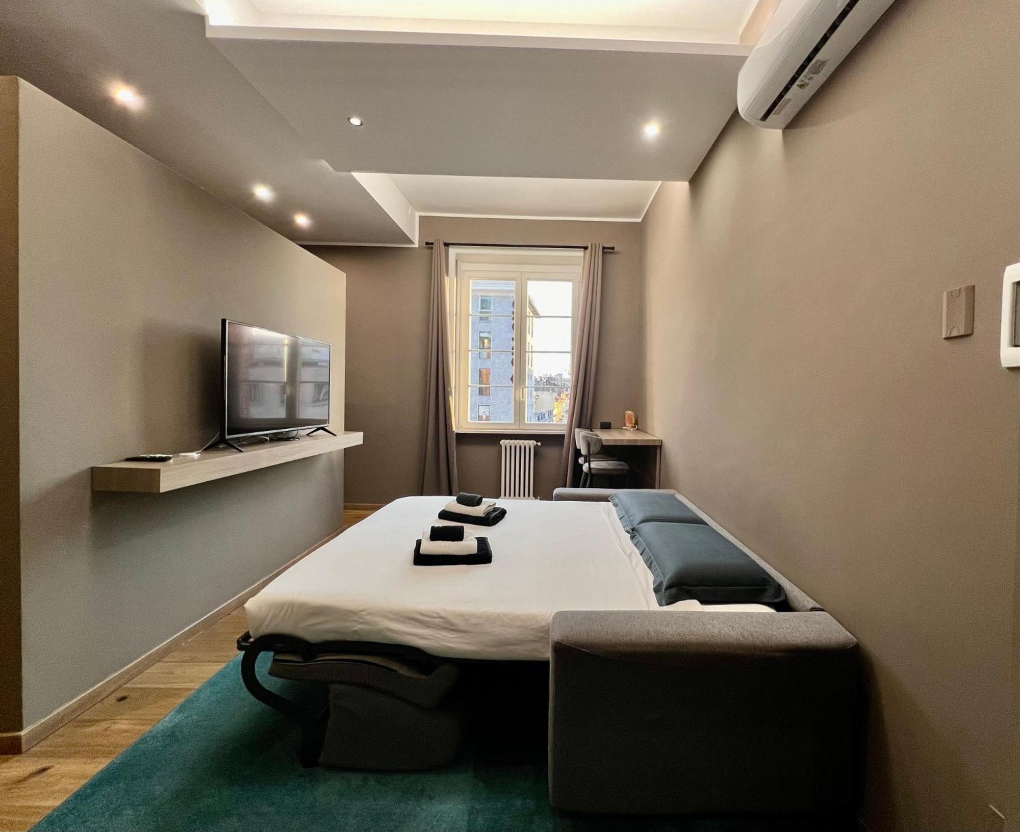 Apartment New Wonderful Bilo With Walk-in Closet From Moscova Mailand