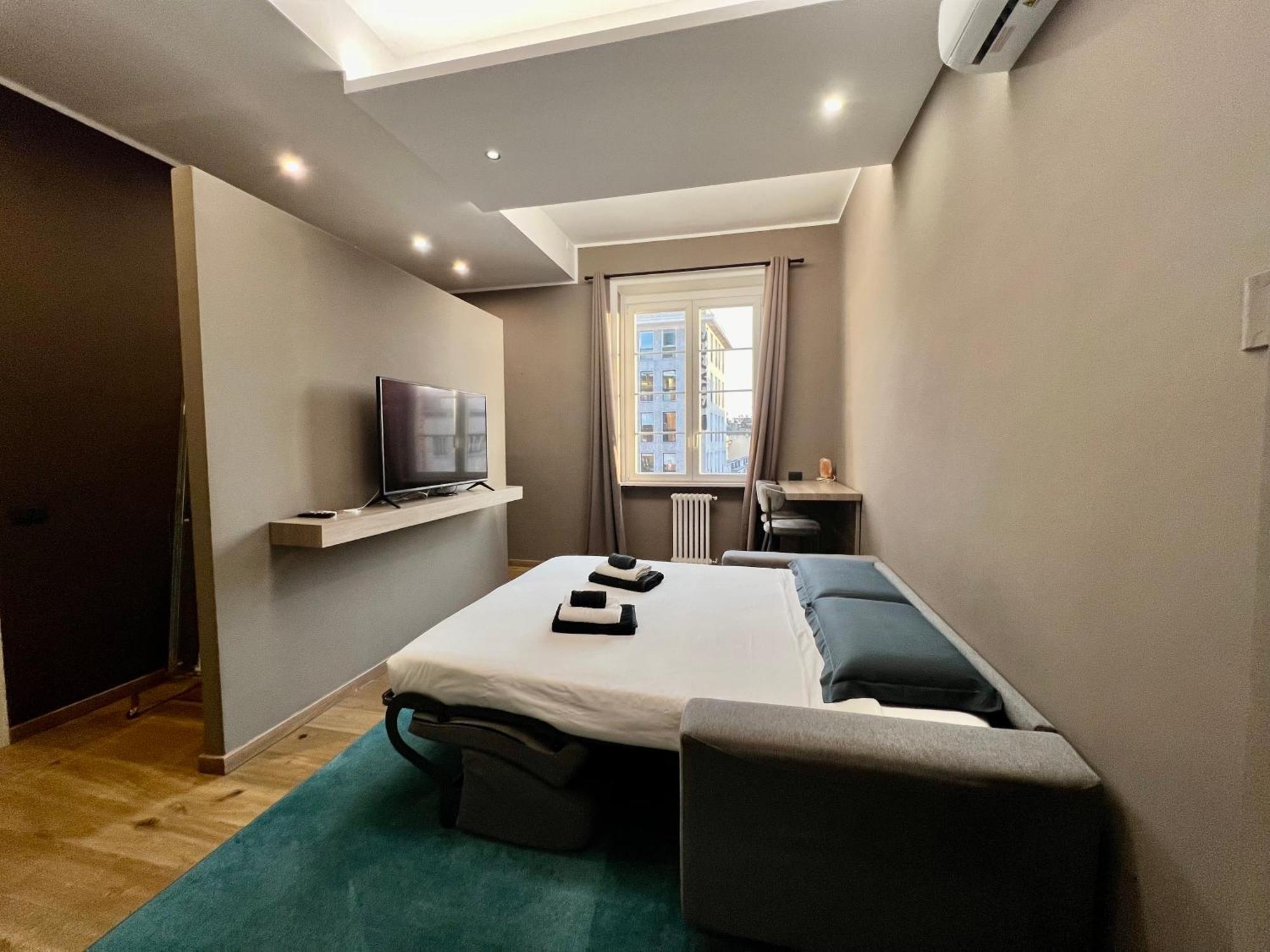 Apartment New Wonderful Bilo With Walk-in Closet From Moscova Mailand
