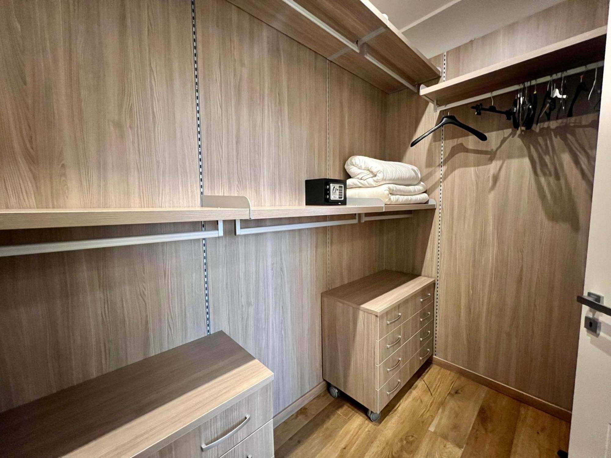 Appartamento New Wonderful Bilo With Walk-in Closet From Moscova